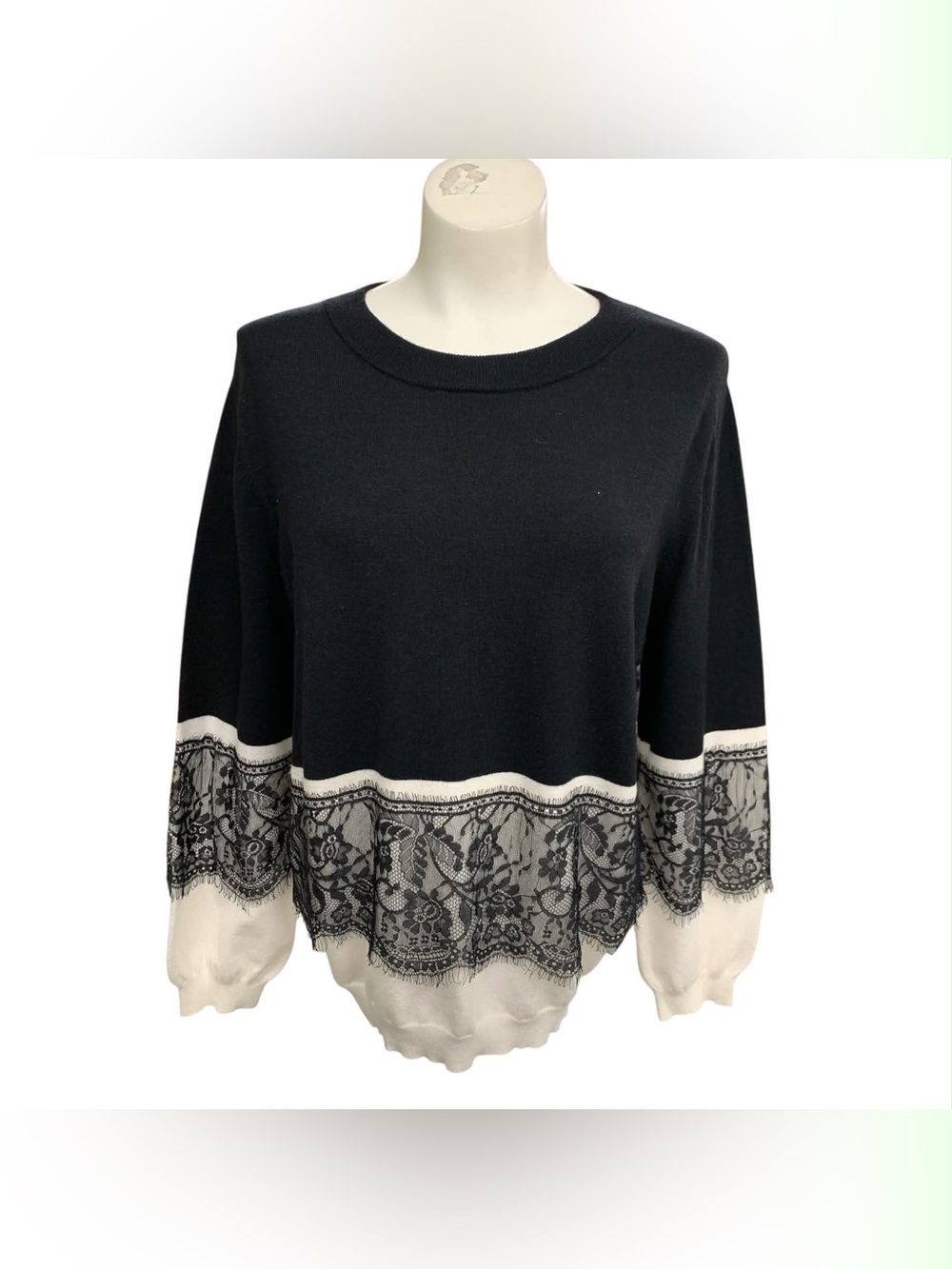 Gabby Isabella Black & White Lace-Hem Crewneck Sweater Size M